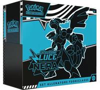 Pokémon: set Allenatore Fuoriclasse (Zekrom) dell’espansione Scarlatto e Violetto - Luce Nera del GCC Pokémon (una carta a figura intera di Thundurus, nove buste di espansione e accessori premium)