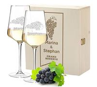 polar-effekt Set di 3 Bicchieri da Vino con Incisione Personalizzata, Motivo UVA, 2 Bicchieri da Vino Bianco Leonardo Puccini da 560 ml, 1 Scatola di Legno sostenibile