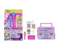 POLLY POCKET - DISCO DANCE FASHION REVEAL, PLAYSET DA VIAGGIO A FORMA DI STEREO PORTATILE CON BAMBOLA E ACCESSORI INCLUSI