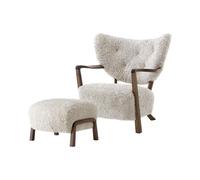 Poltrona Wulff ATD2 &Tradition in Pelle di Pecora Color Chiaro di Luna/ Noce , Incluso Pouf ATD3.