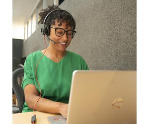 POLY Cuffie stereo Blackwire 8225 con connettore USB-C, certificate per Microsoft Teams + adattatore USB-C/A