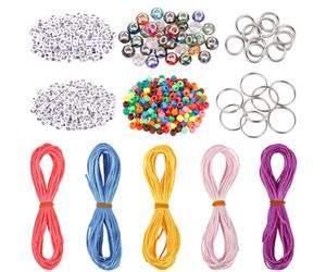 PONABEADIY 1 scatola Da 660 pezzi Kit di Perline Acriliche con Fermagli per Portachiavi Anelli di Congiunzione Resina Kandi Vetro Numeri Lettere Pony Set di Perline Sfuse Colorate Assortite per La Cre
