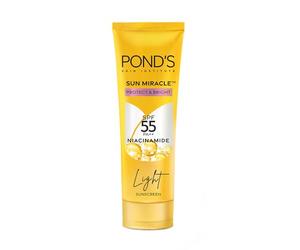 Pond's Pond's Boost Sunscreen Serum previene e ammorbidisce le macchie scure con il potere di SPF 55 e siero Niacinamide C 50 g