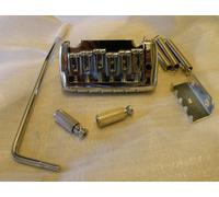 PONTE TREMOLO STRATOCASTER 2 PERNI STILE MIGHTY MITE M1112 CROMATO COMPLETO