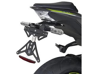 Porta targa Barracuda compatibile con Kawasaki Z900 2020-2023 specifico per indicatori di direzione originali