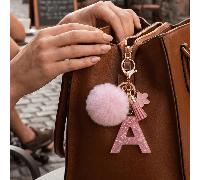 Portachiavi con pompon soffice A-Z, ciondolo alla moda per borse e anello portachiavi, accessorio per borse da regalo, perfetto per San Valentino/Compleanno/Capodanno L,M,S,B,A,X,W,Z,Y,T,V,U,P,O,R,Q,K