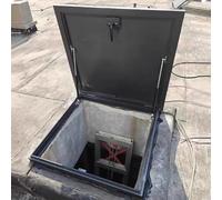 Portello di alluminio resistente di Access del tetto, sicurezza del grado commerciale con il puntone di scossa del gas, portello industriale impermeabile per la soffitta del magazzino