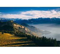 Poster 140 x 90 cm: vista aerea delle montagne nelle Alpi svizzere nel tardo autunno, Pinetreen e Blue Lake Lucerner da Rigi (131919693)