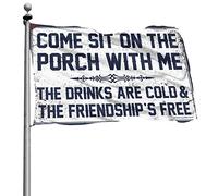 Poster con bandierine con scritta "Come sit on the portch with me" (lingua italiana non garantita), con scritta in lingua inglese "As Sit On The Porch With Me", "Le bevande sono fredde e l'amicizia è