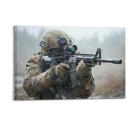 Poster militare realistico con un soldato in azione, puntando il fucile sotto la pioggia, perfetto per gli appassionati. Poster decorativo da parete su tela e decorazione moderna per la camera da