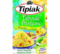 Preparazione per olio d'oliva, succo di limone e menta. Pronto per completare con verdure fresche