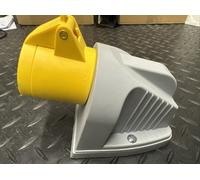 Presa Commando per montaggio a parete 32A 100/110v 2P+E IP44 25mm Knock Out