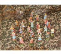presepe di natale PASTORI - statua di plastica 10 cm colori tenui - 24 pezzi - 1