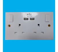 Presina Bianca 2 Gang 13A Interruttore UK Mains Socket Con Doppia Porta USB 2.1A