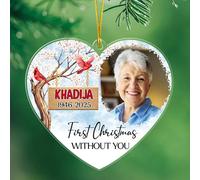 Primo Natale senza di te ornamento, Cornice personalizzata Il nostro primo Natale Apart Ornamenti Keepsake, Ornamento commemorativo a forma di cardinali 2025, Nome personalizzato Loved One in Heaven
