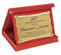 Printerland Targa Anniversario 50 anni Matrimonio Personalizzata con Astuccio in Velluto Blu, Rosso o Nero - Targhe Personalizzate Regalo Nozze Sposi Sposa (ROSSO, 50° Anniversario)