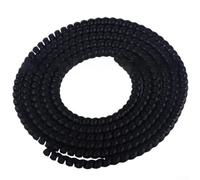 Proteggi e organizza più cavi con questo manicotto a spirale progettato per prevenire danni e usura degli animali domestici, adatto per esigenze di gestione dei cavi di casa e ufficio