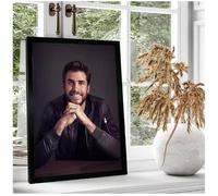 PUCHENGP Poster Liam Hemsworth Attore Star Del Cinema Poster Stampa Su Tela Foto Ritratto Immagini Decorazione Da Parete 50 * 70 Senza Cornice