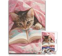 Puzzle da 1000 pezzi con gattino che legge un libro sotto una coperta floreale, ideale per momenti di relax in casa, resistente, giocattolo di precisione ad incastro, dimensioni 50x75cm