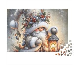 Puzzle da 1000 pezzi con gnomo natalizio e lanterna. Gnomo che tiene una lanterna accesa. Gioco educativo per adulti. Bellissima decorazione. Difficile e stimolante. Compleanno. 52x38 cm.