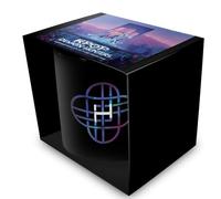 Pyramid International K-POP - Tazza da caffè in ceramica bianca di alta qualità, per casa o ufficio, motivo: cacciatori di demoni (HUNTRIX), 315 ml, colore: nero