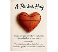 QFFYFZAL Abbraccio tascabile da softball con biglietto regalo, a forma di cuore, da collezione, divertente e positivo, con biglietti di incoraggiamento a tema sportivo