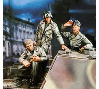 QLKFTRVNH 1/35 WWII German Tank Soldier Resin Model Kit Modello in resina non dipinto e non assemblato (3 figure, senza carri armati) //g8F4S3