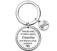 QMVMV, portachiavi personalizzato per cugino da donna, uomo, ragazza, ragazzo, compleanno, Natale, regalo di lunga distanza, inciso Side by Side or Miles Apart Cousins are Always Close at Heart