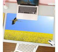 QRFASFZO Tappetino per mouse tappetino da ufficio multifunzione e antiscivolo,per migliorare la precisione e la velocità,Cicogna gialla e blu che vola da sola con un cielo limpido sopra la p,80x30 cm