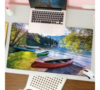 QRFASFZO Tappetino per mouse tappetino da ufficio multifunzione e antiscivolo,per migliorare la precisione e la velocità,Canoe e barche attraccate lungo la tranquilla costa circondata da una,80x30 cm