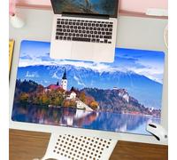 QRFASFZO Tappetino per mouse tappetino da ufficio multifunzione e antiscivolo,per migliorare la precisione e la velocità,Paesaggio, foto di Bled in Slovenia con montagne innevate nel lago e,80x30 cm