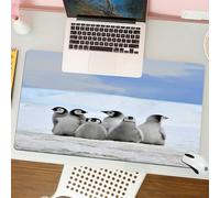 QRFASFZO Tappetino per mouse tappetino da ufficio multifunzione e antiscivolo,per migliorare la precisione e la velocità,Un gruppo di graziosi cuccioli di pinguino nella neve si trova nel fr,80x30 cm
