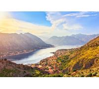 Quadro composito Alu-50 x 30 cm: vista panoramica dall'alto sul centro storico di Kotor, baia in Adriatico -mare e montagne, Montenegro, tramonto, splendida (104298672)
