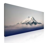 Quadro montagne bianco e nero, quadro soggiorno, grande, paesaggio montagne, decorazione da parete, montagne innevate, Picco di montagna innevato sopra le nuvole mistiche mow23-150x60 cm