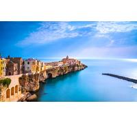 Quadro su tela 120 x 70 cm: Vieste città sulle rocce, penisola di Gargano, Puglia, Italia meridionale, Europa.(101295301)