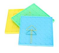 Qudinip Set di Giocattoli con Pannelli Forati Colorati da 3 Pezzi, Pannello Educativo per Unghie con Elastici per Bambini, Stimola L'immaginazione e L'apprendimento, Plastica, 13,5 X 13,5 Cm