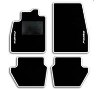 QUEMAR Kit Tappetini Auto compatibili con Ford Fiesta MkVII 7 anche Hibrid dal 2017/Set Tappeti Moquette e Gomma su Misura (2 Anter.+2 Post.)/Ricami e Colori Personalizzati (2 Ricami, Bordo Bianco)