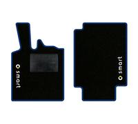 QUEMAR Tappetini Auto compatibili con Smart Fortwo W450 1998-2007 / Kit Tappeti in Moquette e Gomma su Misura (Set 2 Anteriori) / Ricami e Colori Personalizzati (2 Loghi+Ricami, Bordo Blu)