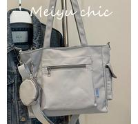 Questa borsa a spalla di grandi dimensioni multifunzionale e alla moda, realizzata in materiale PU con un piccolo portafoglio, è uno stile elegante e d'avanguardia per le donne. Adatta per uscite quot