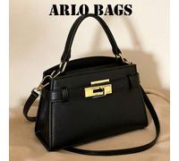 Questa borsa in finta pelle tinta unita presenta un design con chiusura a nodo intrecciato, con un'unica maniglia superiore e una tracolla regolabile. Alla moda ed elegante, adatta per signore, studen