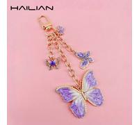 Questa collana con ciondolo in metallo è realizzata in lega, con un design a farfalla. Sono disponibili vari stili, tra cui farfalla sfumata, farfalla con perle e farfalla con strass. Può essere utili