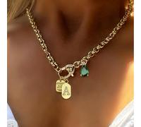 Questa collana con pendente singolo a lettera in oro STYLEVER, abbinata a un pendente verde smeraldo e una catena in acciaio inossidabile, è adatta per essere indossata al lavoro, nella vita quotidian