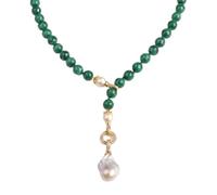 Questa collana di perle d'acqua dolce naturali presenta un ciondolo barocco rosa da 8-9 mm e una chiusura a levetta in zirconia cubica color oro, con una lunghezza totale di circa 59,7 cm. È un