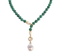 Questa collana di perle d'acqua dolce naturali presenta un ciondolo barocco rosa da 8-9 mm e una chiusura a levetta in zirconia cubica color oro, con una lunghezza totale di circa 59,7 cm. È un