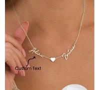 Questa collana personalizzata in acciaio inossidabile con due nomi in inglese e un pendente a forma di cuore simboleggia l'amore eterno, rendendola l'ideale scelta per coppie romantiche. La collana è 