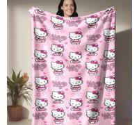 Questa è una coperta in flanella a tema Hello Kitty. L'immagine di Hello Kitty indossa un abito scozzese e un fiocco rosa, con cuori rosa sparsi che accentuano la sensazione femminile e rassicurante.