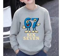 Questa felpa da bambino con spalle scese presenta un motivo cartoon blu con il numero "67" e la scritta "SIX SEVEN" sotto. È un modello casual e versatile, ideale per l'autunno e l'inverno. Realizzata
