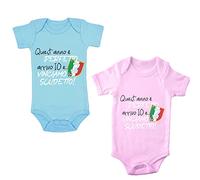 QUEST'ANNO É PERFETTO ARRIVO IO E VINCIAMO LO SCUDETTO Body Bimba Bimbo Personalizzato Idea Regalo 2023 Figli Compleanno Nascita Neonato Tutina Tifosi Napoletani Napoli Campione D'Italia Azzurri 1926