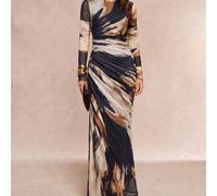 Questo abito da con stampa tie-dye in rete, collo rotondo e maniche lunghe, presenta una vita aderente con arricciature, mettendo in risalto il fascino femminile. Elegante e affascinante, è abbastanza