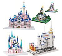 Questo è un set di blocchi per costruire un castello che può migliorare le tue abilità manuali, l'attenzione e la pazienza. Riproduce in modo intelligente gli elementi iconici di un castello, come pin